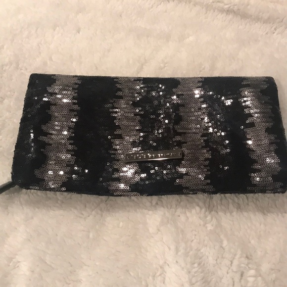 BCBGENERATION fold over sequins clutch - Picture 4 of 6